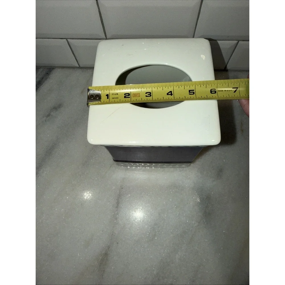 wamsutta Vintage Cream/eggplant Tissue Box GE993‎